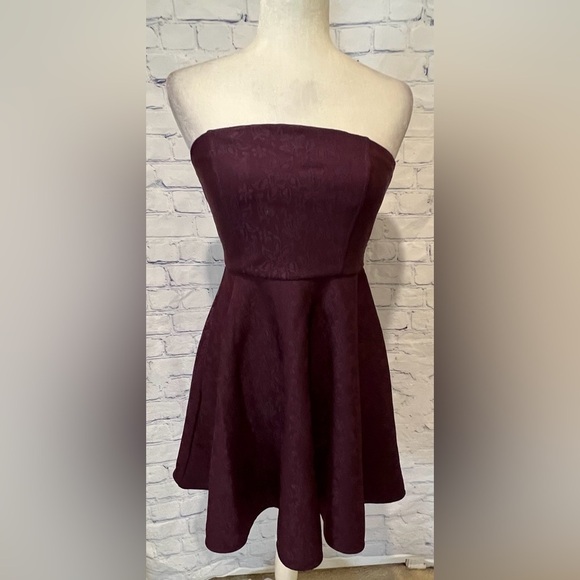 Garage maroon fit and flare strapless dress size small - Picture 1 of 5